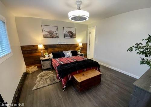46 Adelaide Street, Port Colborne, ON - Indoor Photo Showing Bedroom