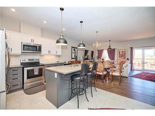 12-45 Dorchester Boulevard, St. Catharines, ON - Indoor Photo Showing Kitchen With Upgraded Kitchen