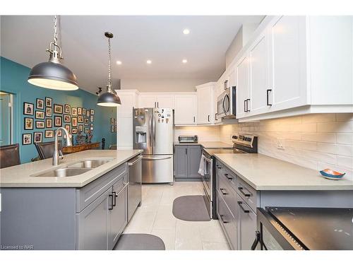 12-45 Dorchester Boulevard, St. Catharines, ON - Indoor Photo Showing Kitchen With Double Sink