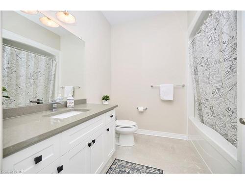 12-45 Dorchester Boulevard, St. Catharines, ON - Indoor Photo Showing Bathroom