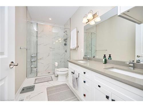 12-45 Dorchester Boulevard, St. Catharines, ON - Indoor Photo Showing Bathroom
