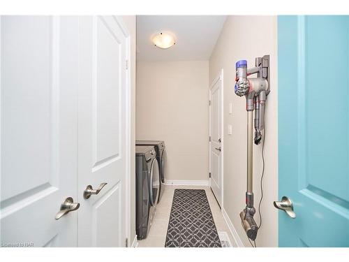 12-45 Dorchester Boulevard, St. Catharines, ON - Indoor Photo Showing Laundry Room