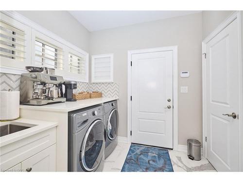 3511 Trillium Crescent, Ridgeway, ON - Indoor Photo Showing Laundry Room
