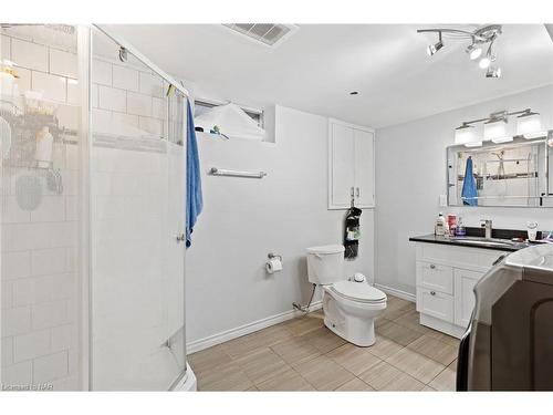 143 Keefer Road, Thorold, ON - Indoor Photo Showing Bathroom