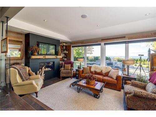 46 Firelane 6 Road, Niagara-On-The-Lake, ON - Indoor Photo Showing Living Room With Fireplace