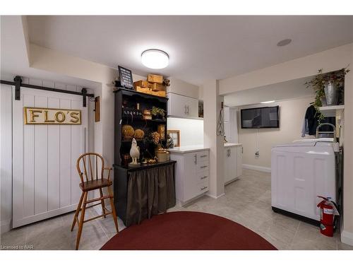 46 Firelane 6 Road, Niagara-On-The-Lake, ON - Indoor Photo Showing Laundry Room