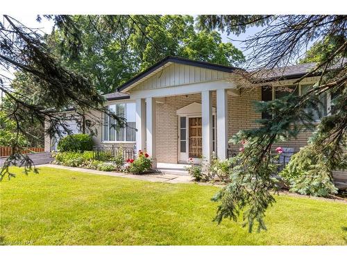 2053 North Service Road, Lincoln, ON - Outdoor