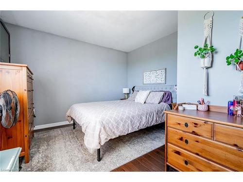 23 Moffatt Street, St. Catharines, ON - Indoor Photo Showing Bedroom
