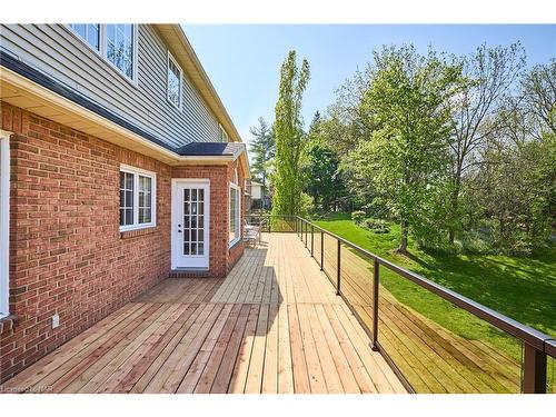 7 Leslie Place, Fonthill, ON - Outdoor With Deck Patio Veranda With Exterior
