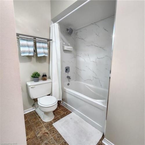 205-199 Kent Street, Ottawa, ON - Indoor Photo Showing Bathroom
