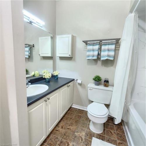 205-199 Kent Street, Ottawa, ON - Indoor Photo Showing Bathroom