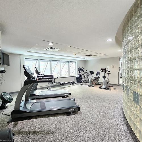 205-199 Kent Street, Ottawa, ON - Indoor Photo Showing Gym Room