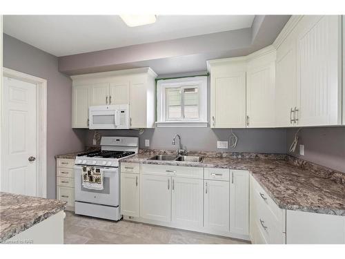 80 Robinson Street, Fort Erie, ON - Indoor Photo Showing Kitchen With Double Sink
