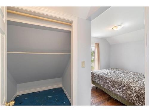 80 Robinson Street, Fort Erie, ON - Indoor Photo Showing Bedroom