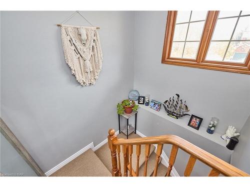 24 Tomahawk Drive, Grimsby, ON - Indoor Photo Showing Other Room