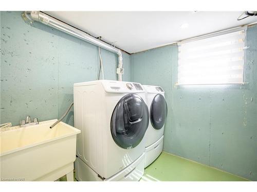 60 Pearce Avenue, St. Catharines, ON - Indoor Photo Showing Laundry Room