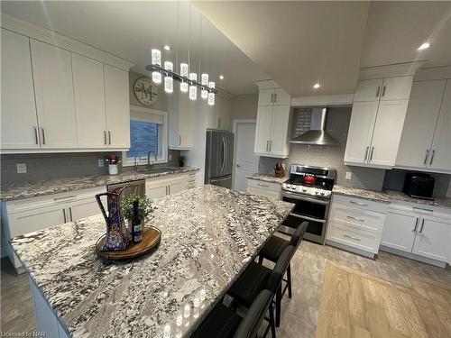 78 Mackenzie King Avenue, St. Catharines, ON - Indoor Photo Showing Kitchen With Upgraded Kitchen
