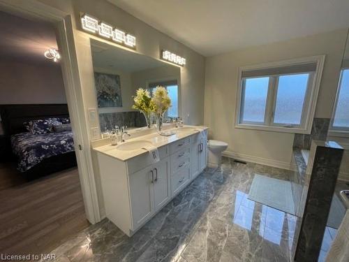 78 Mackenzie King Avenue, St. Catharines, ON - Indoor Photo Showing Bathroom