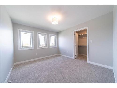 1 Alicia Crescent, Thorold, ON - Indoor Photo Showing Other Room