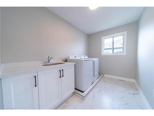 1 Alicia Crescent, Thorold, ON - Indoor Photo Showing Laundry Room