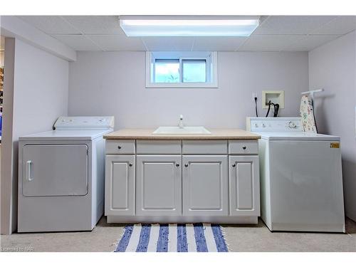 6173 Keith Street, Niagara Falls, ON - Indoor Photo Showing Laundry Room