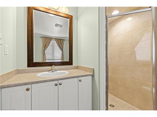 61 Niagara On The Green Boulevard, Niagara-On-The-Lake, ON - Indoor Photo Showing Bathroom
