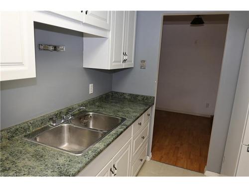 102-4692 Crysler Avenue, Niagara Falls, ON - Indoor Photo Showing Kitchen With Double Sink