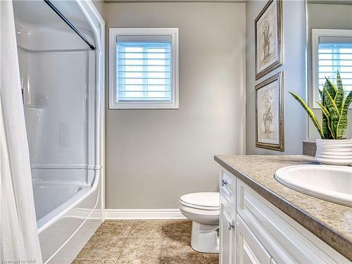 29 Fredonia Crescent, St. Catharines, ON - Indoor Photo Showing Bathroom