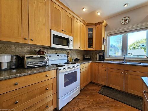 258 Alexandra Street, Port Colborne, ON - Indoor Photo Showing Kitchen With Double Sink