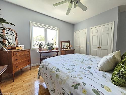 258 Alexandra Street, Port Colborne, ON - Indoor Photo Showing Bedroom