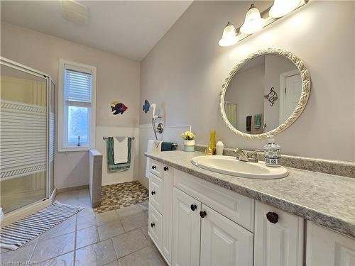 258 Alexandra Street, Port Colborne, ON - Indoor Photo Showing Bathroom