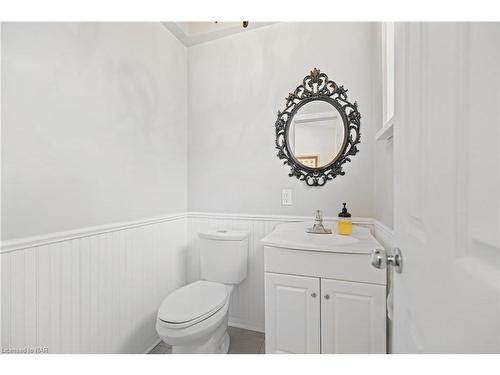4741 Epworth Circle, Niagara Falls, ON - Indoor Photo Showing Bathroom
