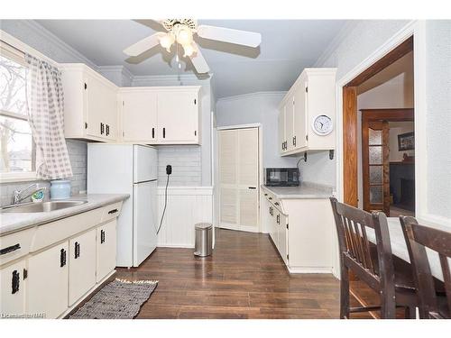 91 Elgin Street, Port Colborne, ON - Indoor Photo Showing Kitchen