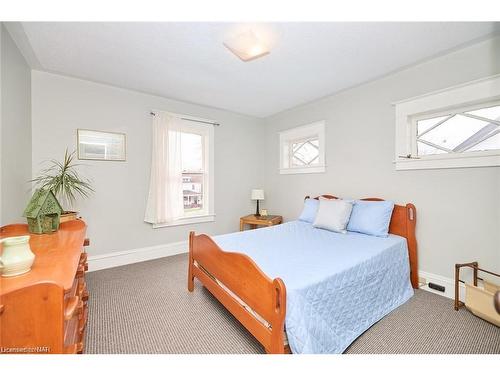 91 Elgin Street, Port Colborne, ON - Indoor Photo Showing Bedroom