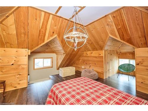 91 Elgin Street, Port Colborne, ON - Indoor Photo Showing Bedroom