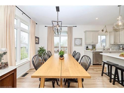 224 Alderson Court, Crystal Beach, ON - Indoor Photo Showing Dining Room