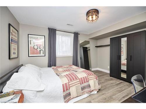 224 Alderson Court, Crystal Beach, ON - Indoor Photo Showing Bedroom