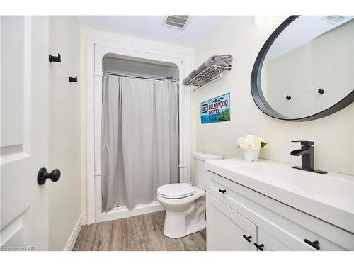 224 Alderson Court, Crystal Beach, ON - Indoor Photo Showing Bathroom