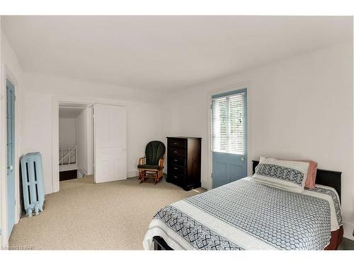 30-32 Young Street, Welland, ON - Indoor Photo Showing Bedroom
