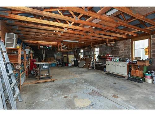 30-32 Young Street, Welland, ON - Indoor Photo Showing Garage