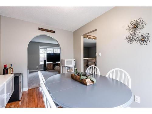 81 Cindy Drive, St. Catharines, ON - Indoor Photo Showing Dining Room