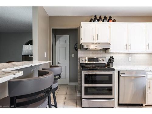 81 Cindy Drive, St. Catharines, ON - Indoor Photo Showing Kitchen