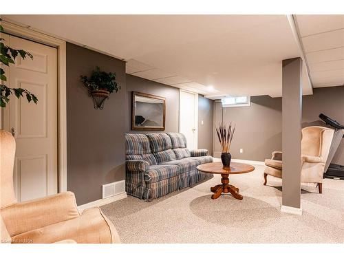 81 Cindy Drive, St. Catharines, ON - Indoor Photo Showing Other Room