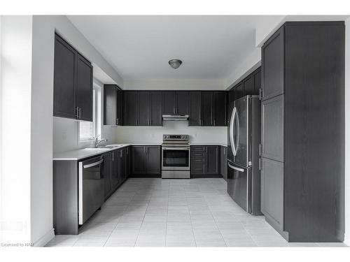 38 Oriole Crescent, Port Colborne, ON - Indoor Photo Showing Kitchen