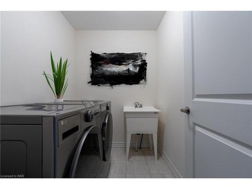 38 Oriole Crescent, Port Colborne, ON - Indoor Photo Showing Laundry Room