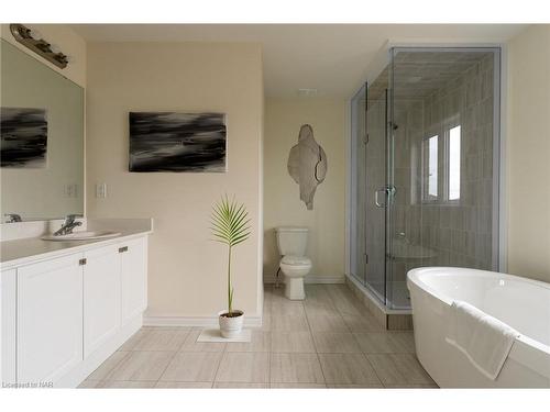 38 Oriole Crescent, Port Colborne, ON - Indoor Photo Showing Bathroom