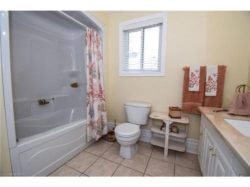 24 Gertrude Street, St. Catharines, ON - Indoor Photo Showing Bathroom
