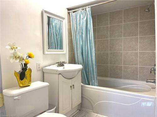 495 Grandview Road, Fort Erie, ON - Indoor Photo Showing Bathroom