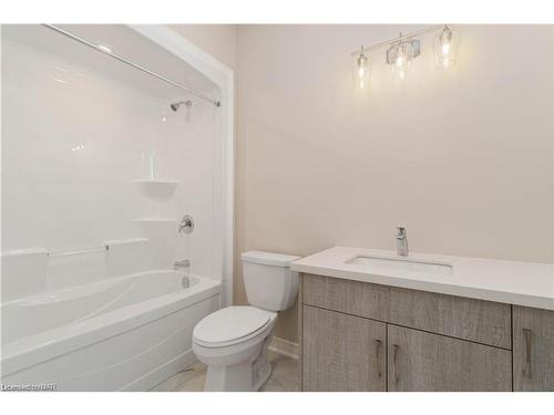 735 Dominion Road, Fort Erie, ON - Indoor Photo Showing Bathroom