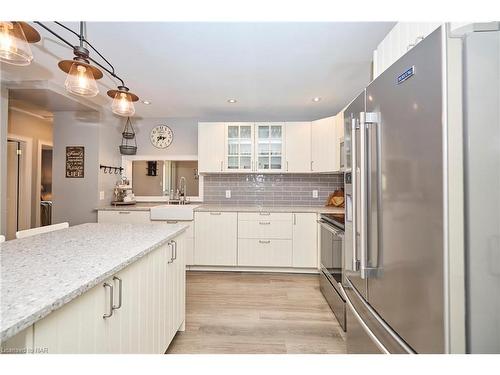 35 Summerlea Avenue, Welland, ON - Indoor Photo Showing Kitchen With Upgraded Kitchen